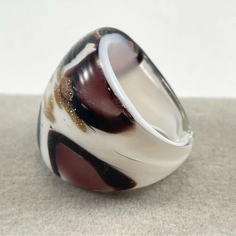 Stunning White Hand Blown Glass Ring Amethyst Color and Gold Retro Chunky 6.5